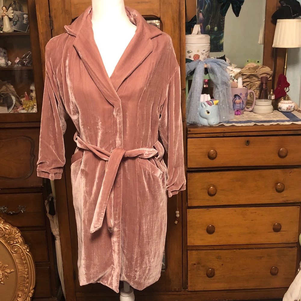 Emerson Fry Velvet Robe in Soft Rose